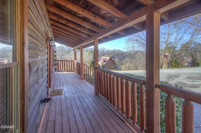 1528 Rainbow Ridge Way, Sevierville, TN 37862