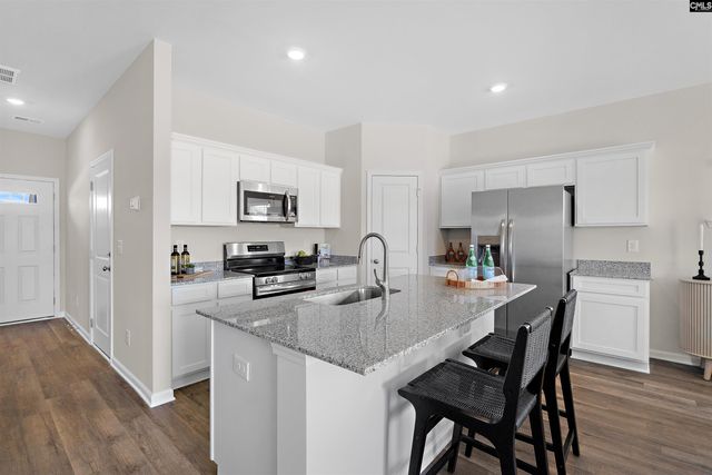 734 Gatestone Lane, Hopkins, SC 29061