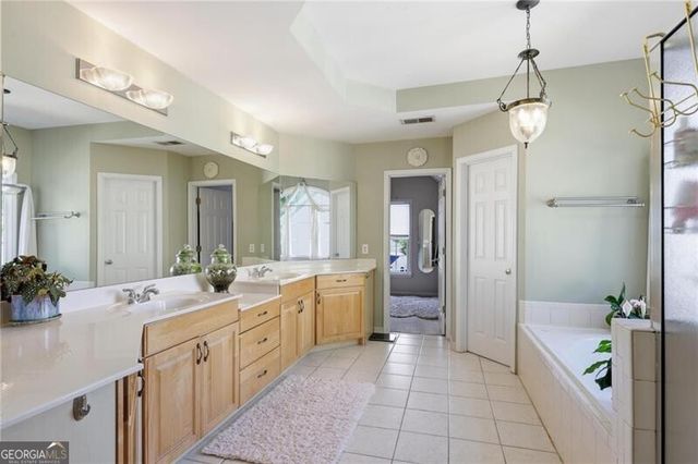 5304 Vinings Lake View SW, Mableton, GA 30126