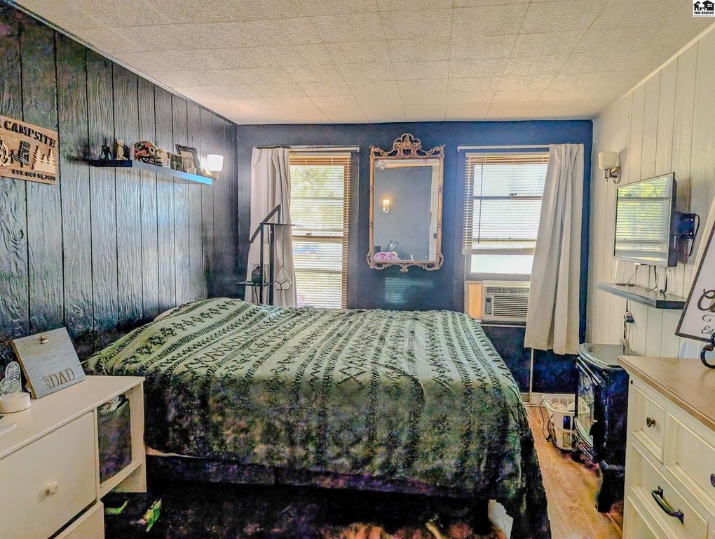 100 N 4th St