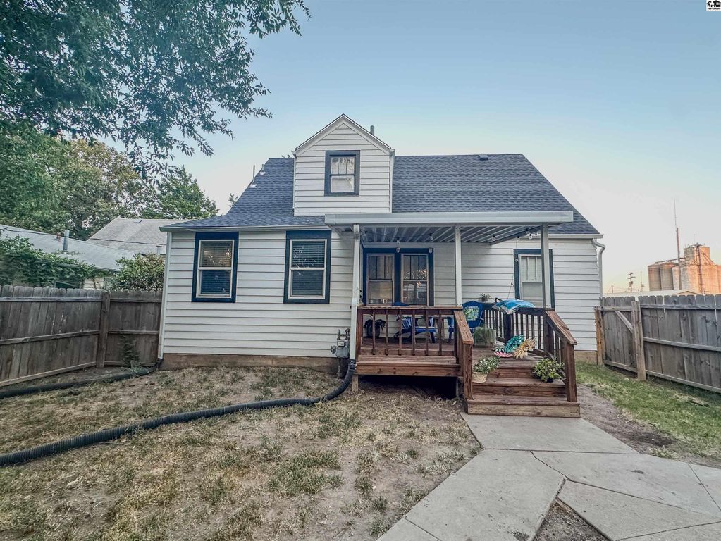 100 N 4th St