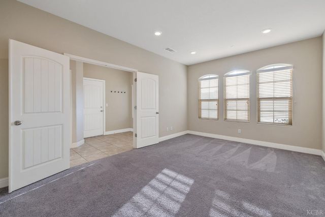 2006 W Hopkins Way, Hanford, CA 93230