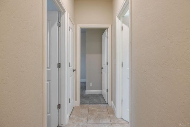 2006 W Hopkins Way, Hanford, CA 93230
