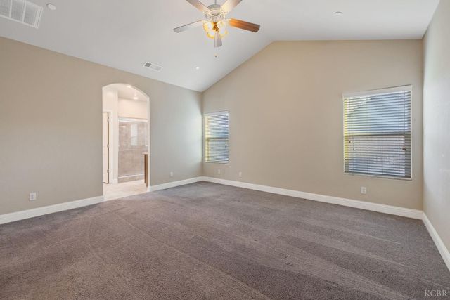 2006 W Hopkins Way, Hanford, CA 93230