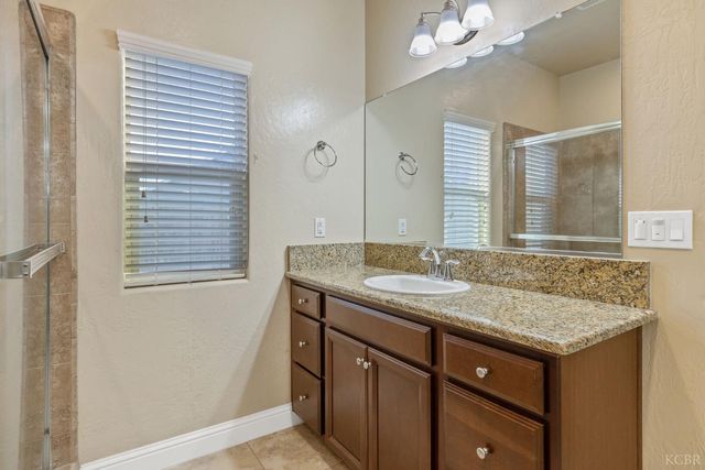 2006 W Hopkins Way, Hanford, CA 93230
