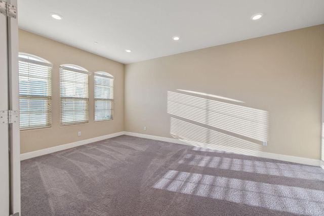 2006 W Hopkins Way, Hanford, CA 93230
