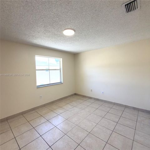 451 NE 136th St III314, North Miami, FL 33161