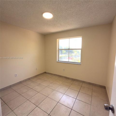 451 NE 136th St III314, North Miami, FL 33161