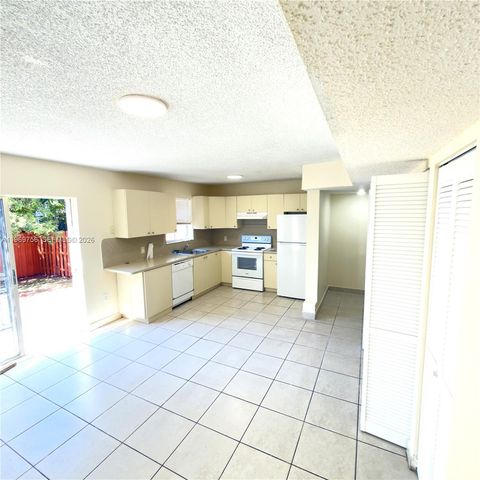 451 NE 136th St III314, North Miami, FL 33161