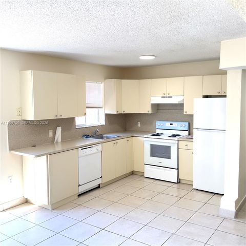 451 NE 136th St III314, North Miami, FL 33161