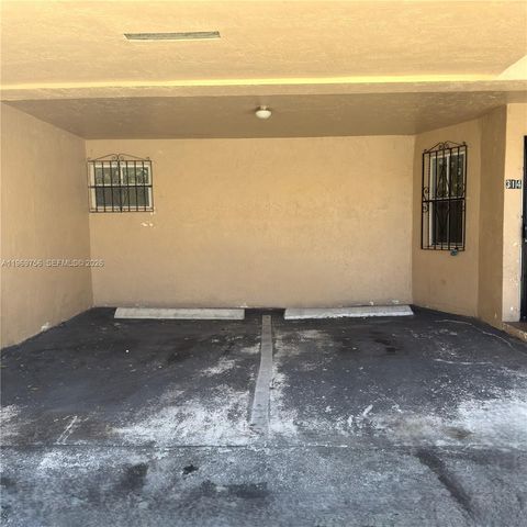 451 NE 136th St III314, North Miami, FL 33161