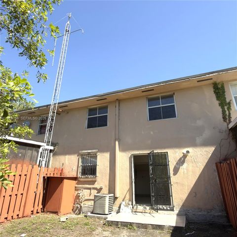 451 NE 136th St III314, North Miami, FL 33161