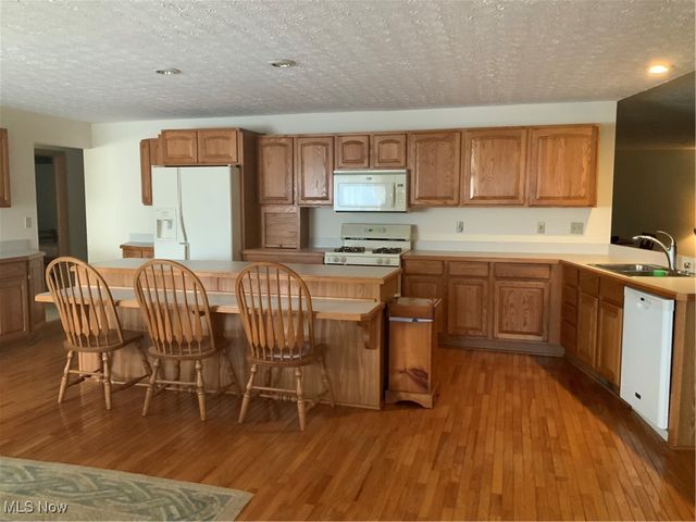 3934 Frazer Avenue NW, Canton, OH 44709