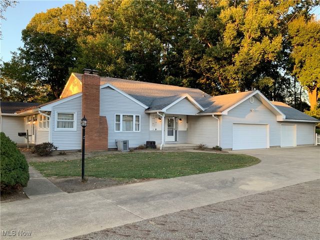 3934 Frazer Avenue NW, Canton, OH 44709