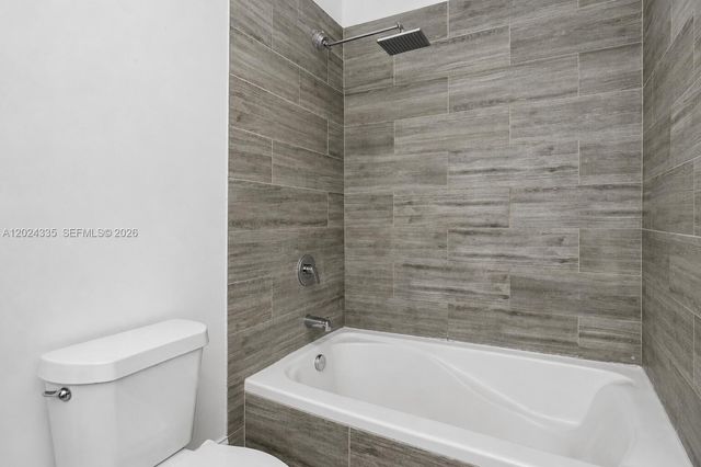 8121 NW 108th Pl, Doral, FL 33178