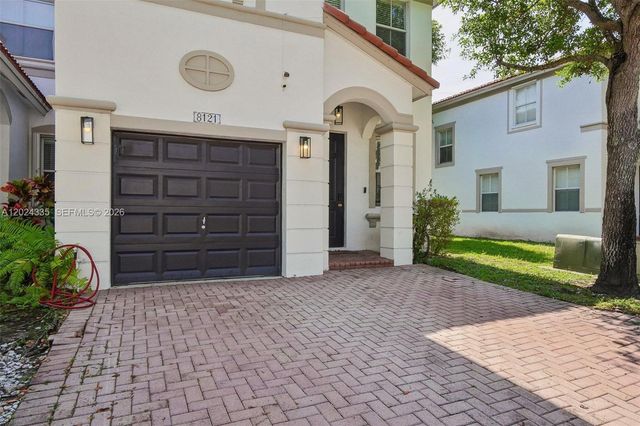 8121 NW 108th Pl, Doral, FL 33178