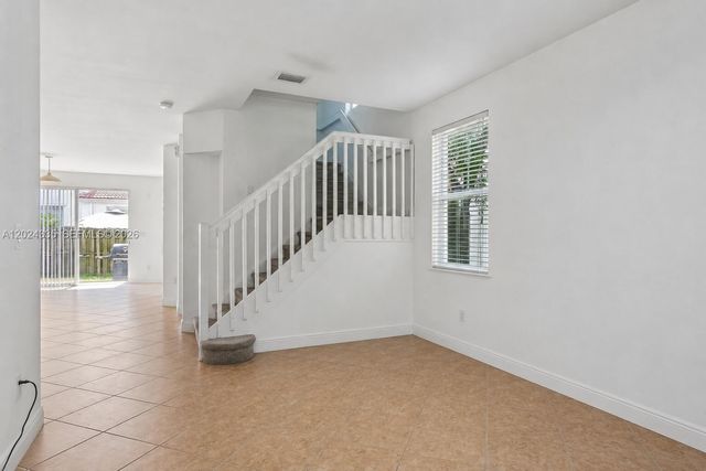 8121 NW 108th Pl, Doral, FL 33178