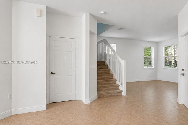 8121 NW 108th Pl, Doral, FL 33178