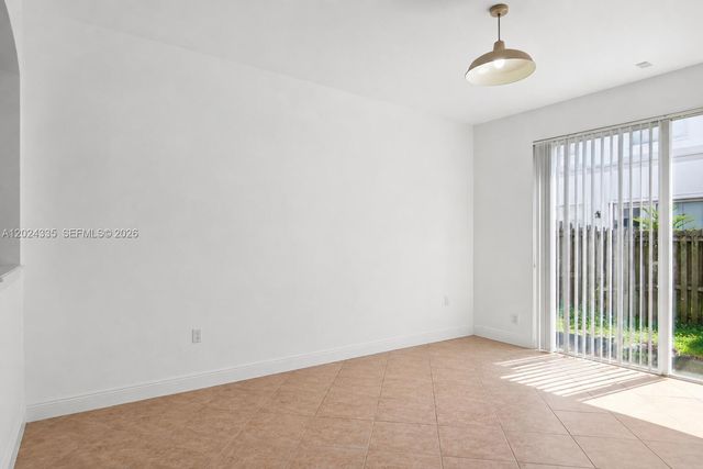 8121 NW 108th Pl, Doral, FL 33178