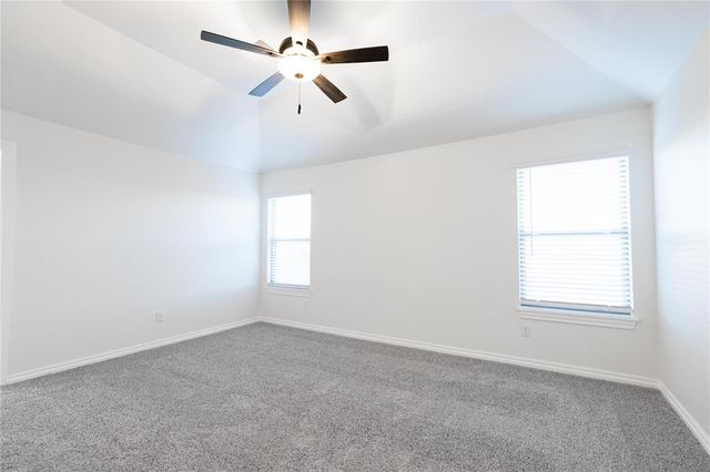 9233 NW 87th Street, Yukon, OK 73099