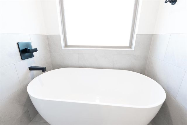 9233 NW 87th Street, Yukon, OK 73099