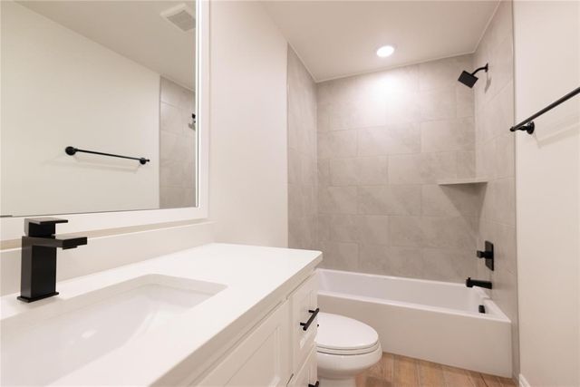 9233 NW 87th Street, Yukon, OK 73099