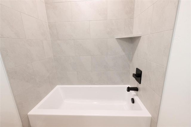 9233 NW 87th Street, Yukon, OK 73099