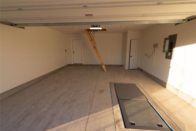 9233 NW 87th Street, Yukon, OK 73099