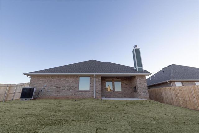 9233 NW 87th Street, Yukon, OK 73099