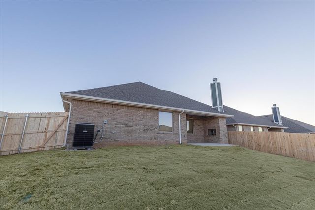 9233 NW 87th Street, Yukon, OK 73099