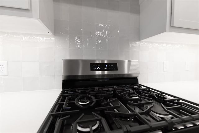 9233 NW 87th Street, Yukon, OK 73099