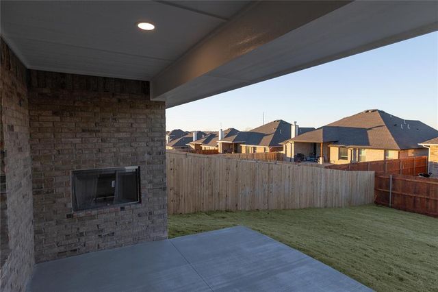 9233 NW 87th Street, Yukon, OK 73099