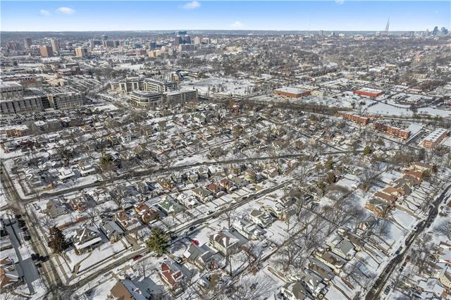 5001 Troostwood Road, Kansas City, MO 64110