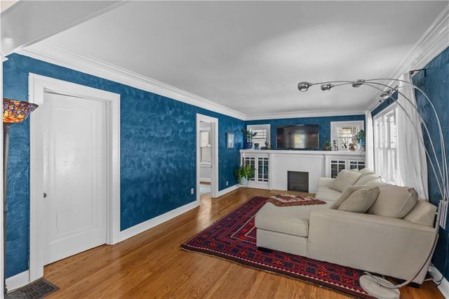 5001 Troostwood Road, Kansas City, MO 64110