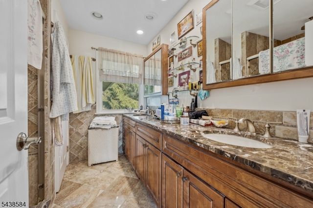 29 Farview Rd, Millburn Twp., NJ 07041