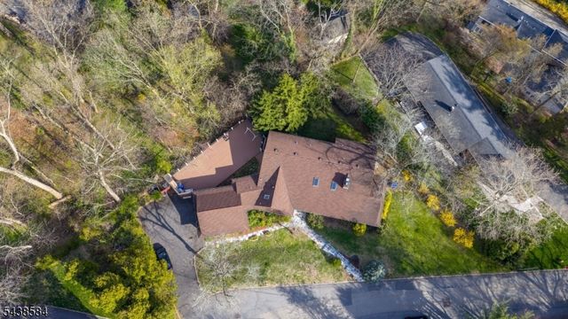 29 Farview Rd, Millburn Twp., NJ 07041