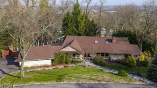 29 Farview Rd, Millburn Twp., NJ 07041