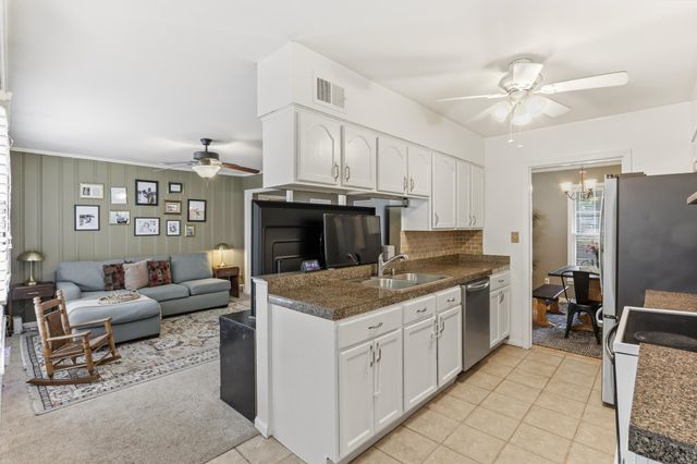 1614 STERLING DR, Memphis, TN 38119