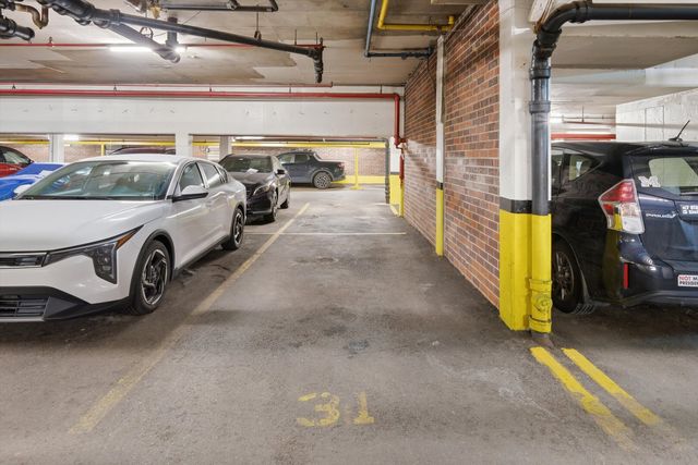 3900 N Pine Grove Avenue 511, Chicago, IL 60613