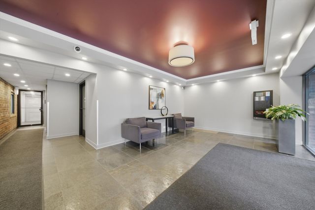 3900 N Pine Grove Avenue 511, Chicago, IL 60613