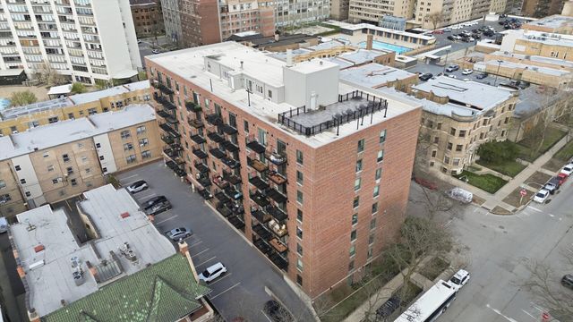 3900 N Pine Grove Avenue 511, Chicago, IL 60613