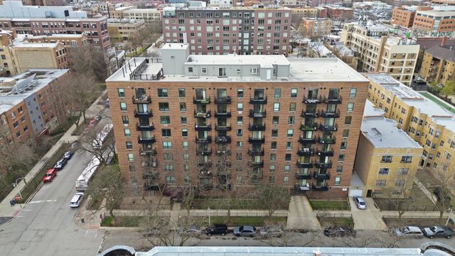 3900 N Pine Grove Avenue 511, Chicago, IL 60613