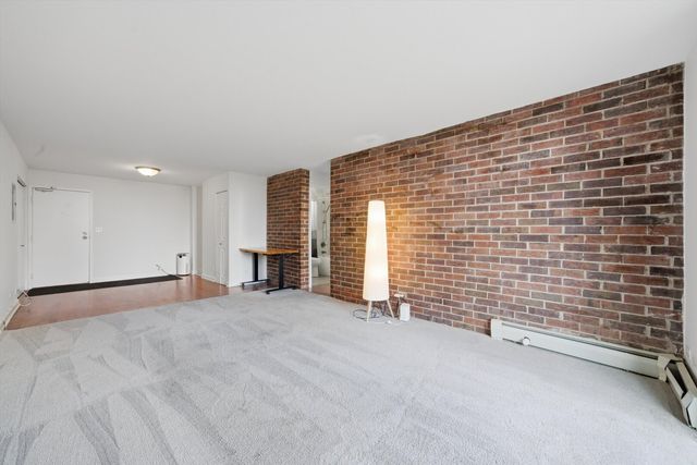 3900 N Pine Grove Avenue 511, Chicago, IL 60613