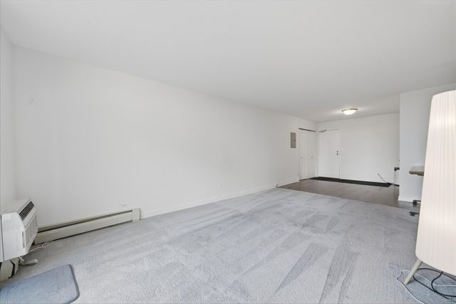 3900 N Pine Grove Avenue 511, Chicago, IL 60613