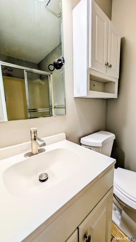 10 Ledgewood Drive 10, Brookfield, CT 06804