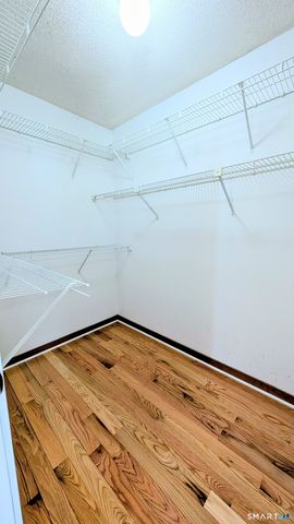 10 Ledgewood Drive 10, Brookfield, CT 06804