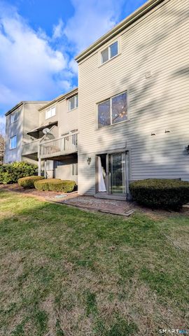 10 Ledgewood Drive 10, Brookfield, CT 06804