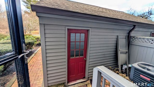 10 Ledgewood Drive 10, Brookfield, CT 06804