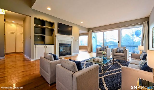 10 Ledgewood Drive 10, Brookfield, CT 06804