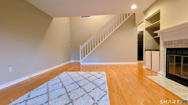 10 Ledgewood Drive 10, Brookfield, CT 06804